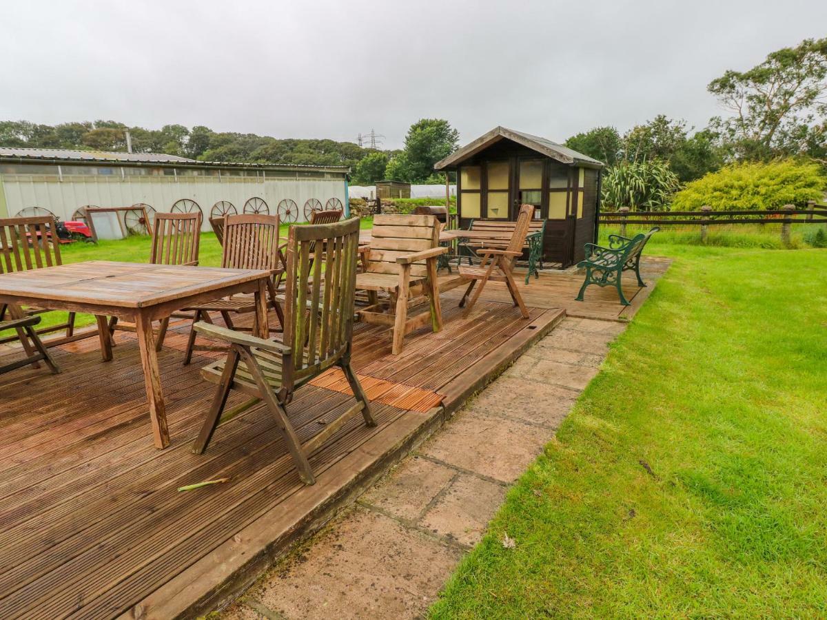 Shepherds Hut - The Crook Milford Haven Extérieur photo